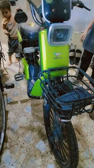 السلام عليكم دراجه شحن للبيع سعر 140 عنوان النجف وبيها عطل بسيط ***********
