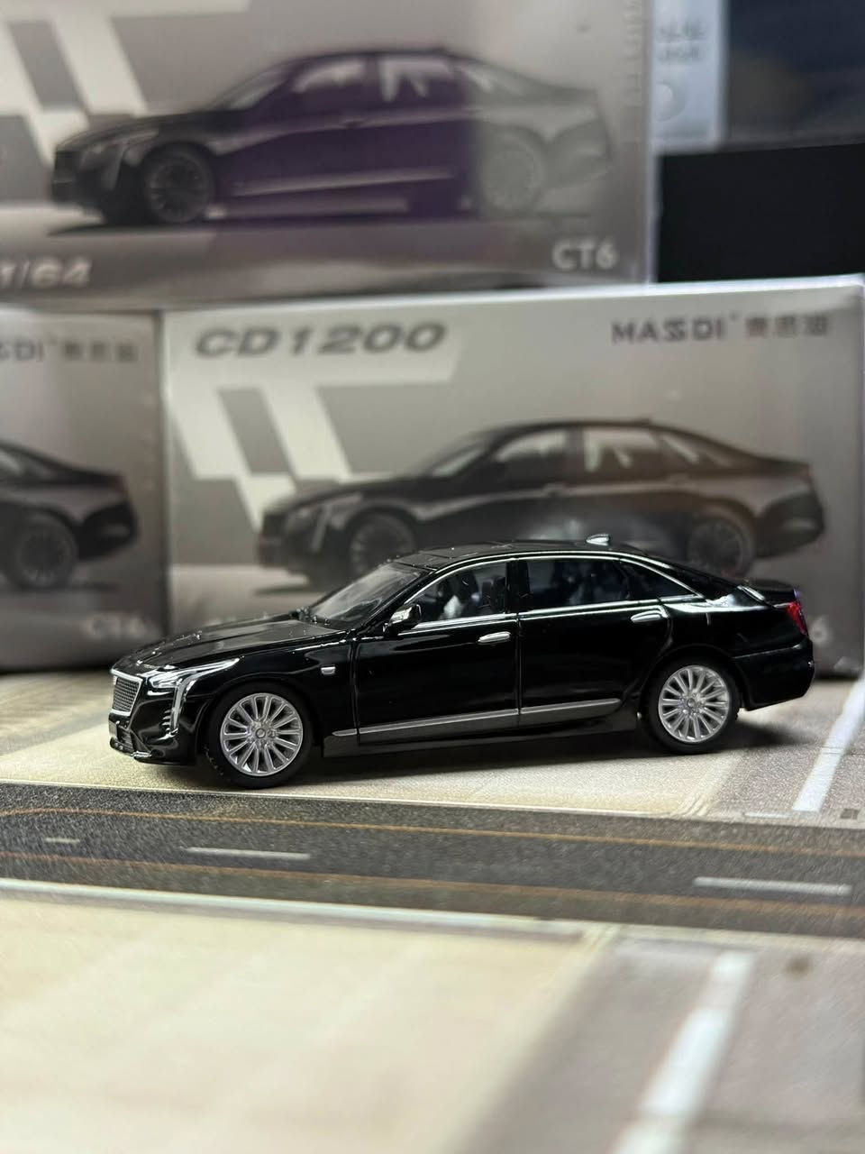 كاديلاك  (Cadillac CT6)

انتاج:MASDI
SCALE 1:64 
متوفر الان✅🖤

السعر:٣٠ الف🖤

#diecast #diecasterindonesia #CT6 #diecastcar #masdi #pará #choverlet #cadillac


**إذا كنت صاحب هذا الإعلان وتريد حذفه لأي سبب، رجاءا أرسل رسالة إلى الدعم الفني**