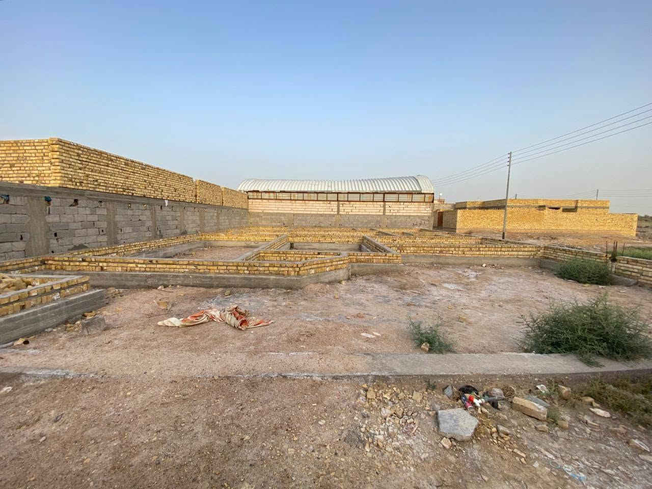 السلام عليكم 
يوجد بتلو ركن زراعي   للبيع  قرب مدرسه الامام الباقر طريق سوق الشيوخ فضلية مساحته ٣٦٠ م٢ متوفر كافه الخدمات للتواصل على رقم الهاتف     ***********
