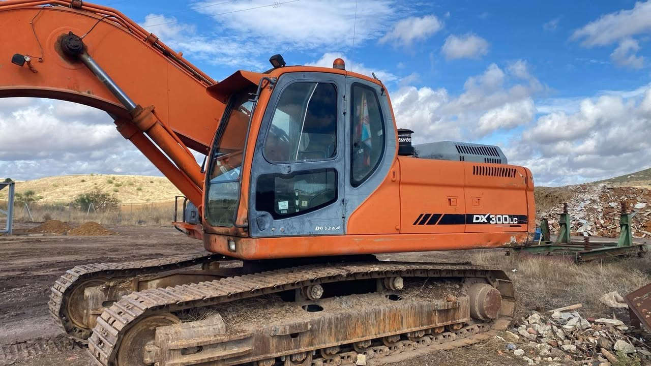 دوسان 300 DX استيراد أوروبي
9000 ساعه موديل 2009 nae
واتس 01044991441@
اتصال01003118598@


**إذا كنت صاحب هذا الإعلان وتريد حذفه لأي سبب، رجاءا أرسل رسالة إلى الدعم الفني**