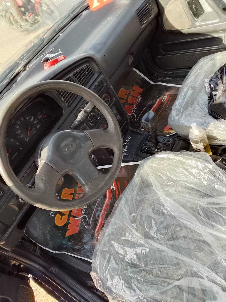 النترا ٩٤ شواصيه نضيفه تبريد تدفئه سنتر لوك كامله السياره اي نقص مابيه مكان السياره الخالص 
***********
