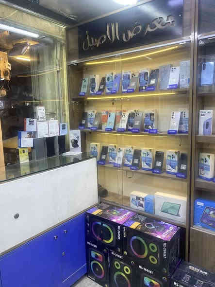 للبيع فاترينات عنوان بغداد. رقم *********** قيم بل يرضي الله
