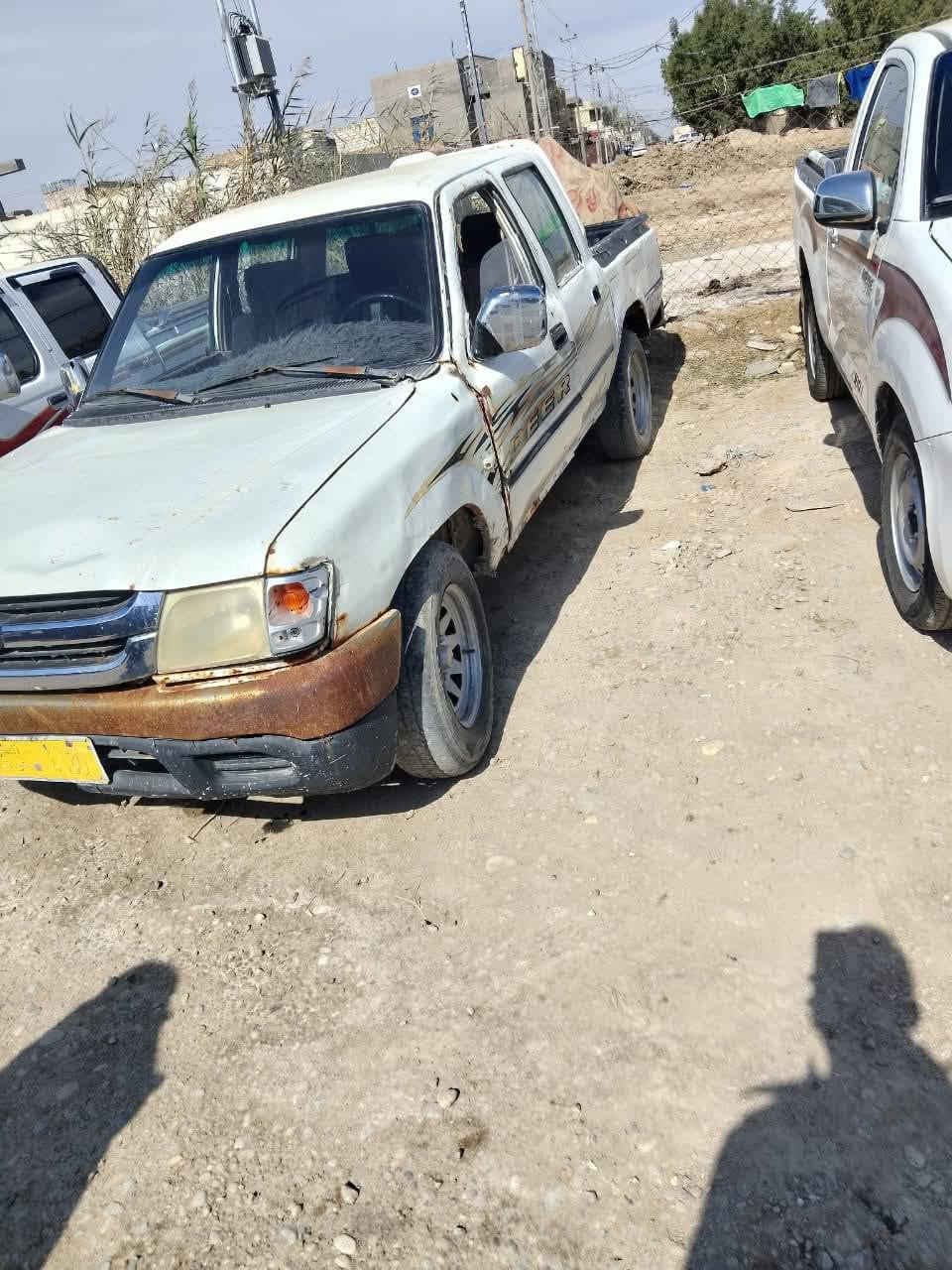 السلام عليكم اخوان هاي السياره بأسمي العنده يخابرني خل يجي يداور..  تره راح احجزها مكاني ناصريه هذا رقمي *********** خل يخابرني..  رحم والديكم اليعرفه يبلغه 
رقمها 4546ذي قار
