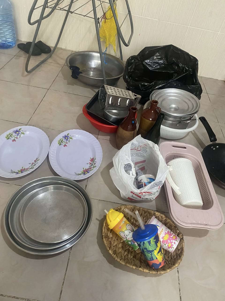 سلام عليكم عندي هاي الغراض للبيع مستعملين الي يريدها يجي خاص


**إذا كنت صاحب هذا الإعلان وتريد حذفه لأي سبب، رجاءا أرسل رسالة إلى الدعم الفني**