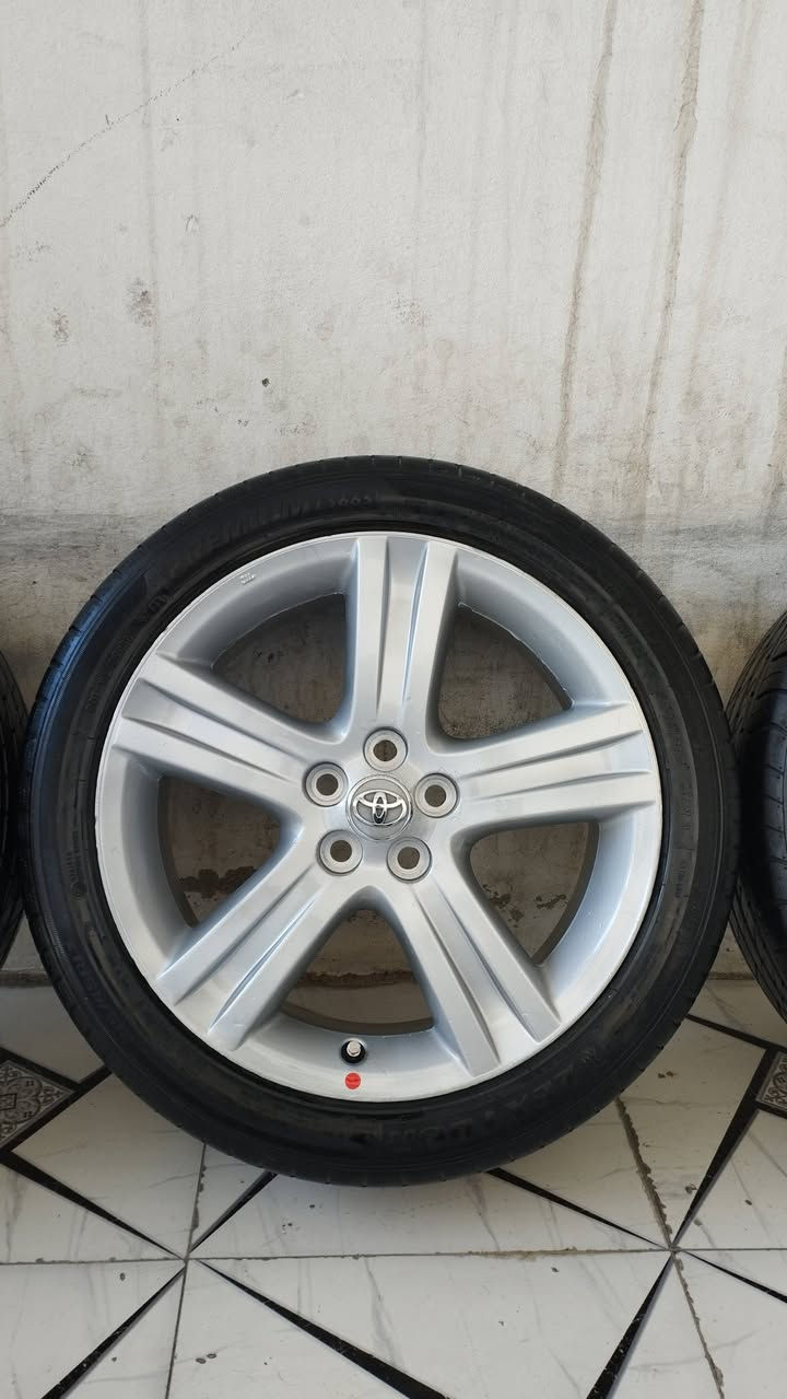 اسلام عليكم اخوان سعر 350 الف كلش مناسب واصل وجب جديد طخم ويل تايرات حجم17 شريكة أصلي بلادي مال كورلا جوكر يرهم من كل موديل  لا كسر لا لحيم لا عواج طخم تايرات اخو جديد 215/45/17 إنتاج 2024 فقت من تك تاير بي عنجور سعر طخم 350 الف ا عنوان كركوك قادسي أو لا يم نادي سولاف رقم اسيا بي واتساب *********** ***********
