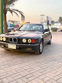 بي ام ٧٣٥ • فتحة سقف • رقم بغداد