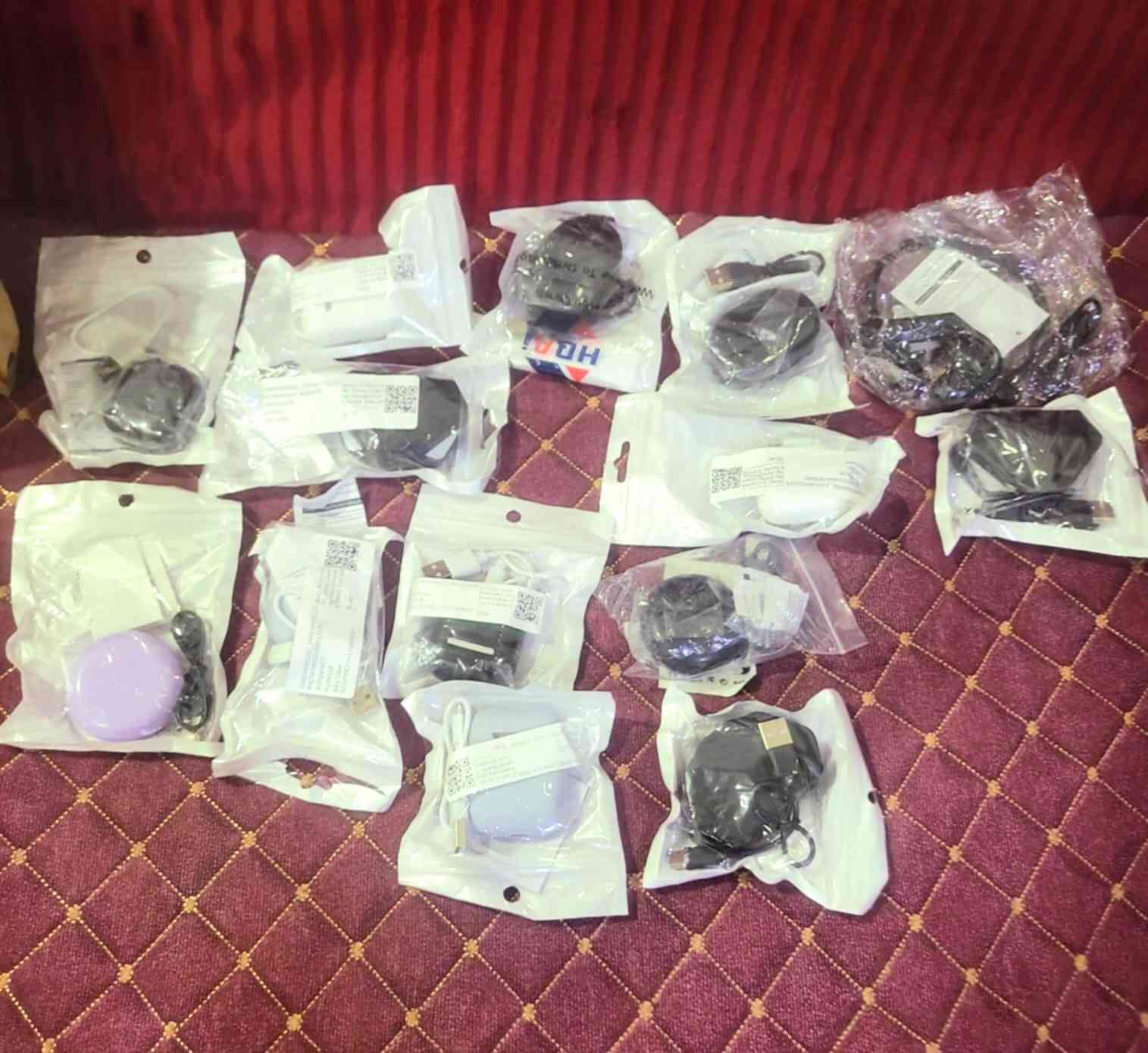 شلعة ايربود ١٤ قطعة و٥ قطع ماركات متوفر توصيل


**إذا كنت صاحب هذا الإعلان وتريد حذفه لأي سبب، رجاءا أرسل رسالة إلى الدعم الفني**