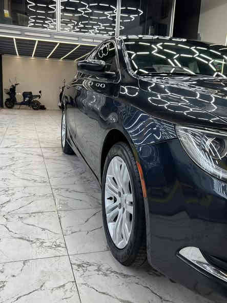 كرايسلر c200 للبيع فقط
كرايسلر c200 رقم أربيل باسمي ضربتها من امريكا صندوق وربع  الجاملخ الخلفي ايربكات سليمة التصليح في دبي مواصفاتها  معروفه وكلشي كهربائي بالسياره  بلادي عليها برمجة  مراوح الحماوه متعبر ال95 وعليها تعريب كامل على العدادات ومشدود عليها عدسات سعرها ٤٥٠ ألف 
السيارة بلادية فقط الصندوق جارد يراد صبغ
السعر 105 دولار
السيارة في بغداد العامرية 
الاتصال على الرقم ***********

