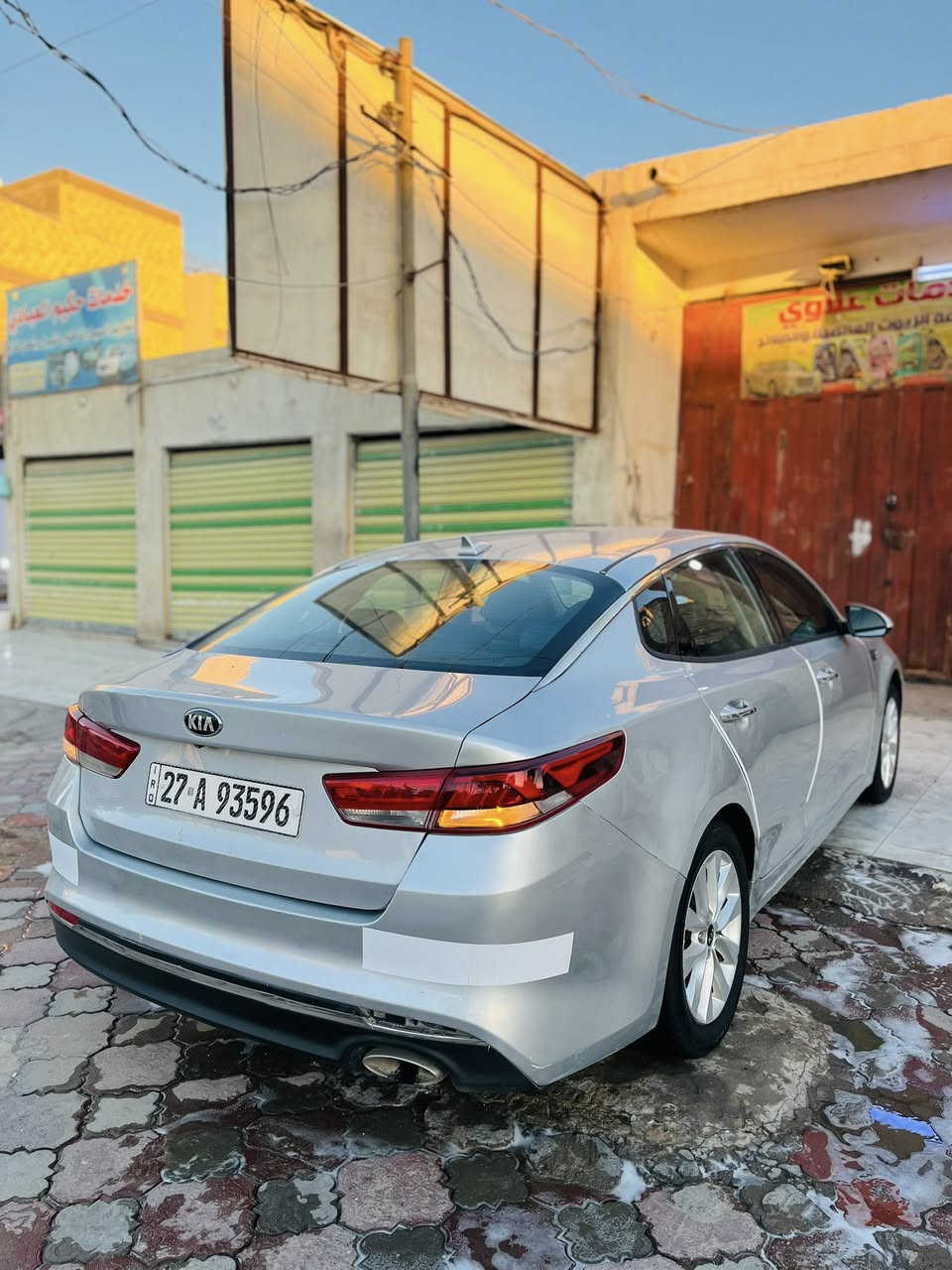 السلام عليكم 
كيا اوبتيما موديل 2016 فول مواصفات 1/1 قماره حديد وارد امريكي رقم ذي قار دولي تحويل ثاني يوم  . گير ومحرك شرط الفحص والمحرك 2400 . مشايه 68 ميل . السياره ظربته جاملغ  وبنيد بدون دواخل  بل عراق صارت بيه رشات صبغ تجميل فقط  

مواصفات السياره 

بصمة ابواب و تشغيل 

كشنات جلد

كشن كهربائي

كشنات تدفئه 

مري شفط 

تدفئه استيرن

تبريد تقطعتين

مود قياده 

مانع انزلاق

حساسات خلفيه

لد خلفي

مري ذكي

 كامرا دواره

السياره جاهزه للاخير من حداده صدر امامي وخلفي جديد طخم تاير جديد منظومه زنون عالي وناصي اشاير تدفئه وتبريد السياره جاهزه

مكان السياره ناصريه

السعر المطلوب (119 وبيه مجال 

***********

بسمي شخصياً وين مايعجبك أداور 
رجاءً فقط الشراي يتصل
