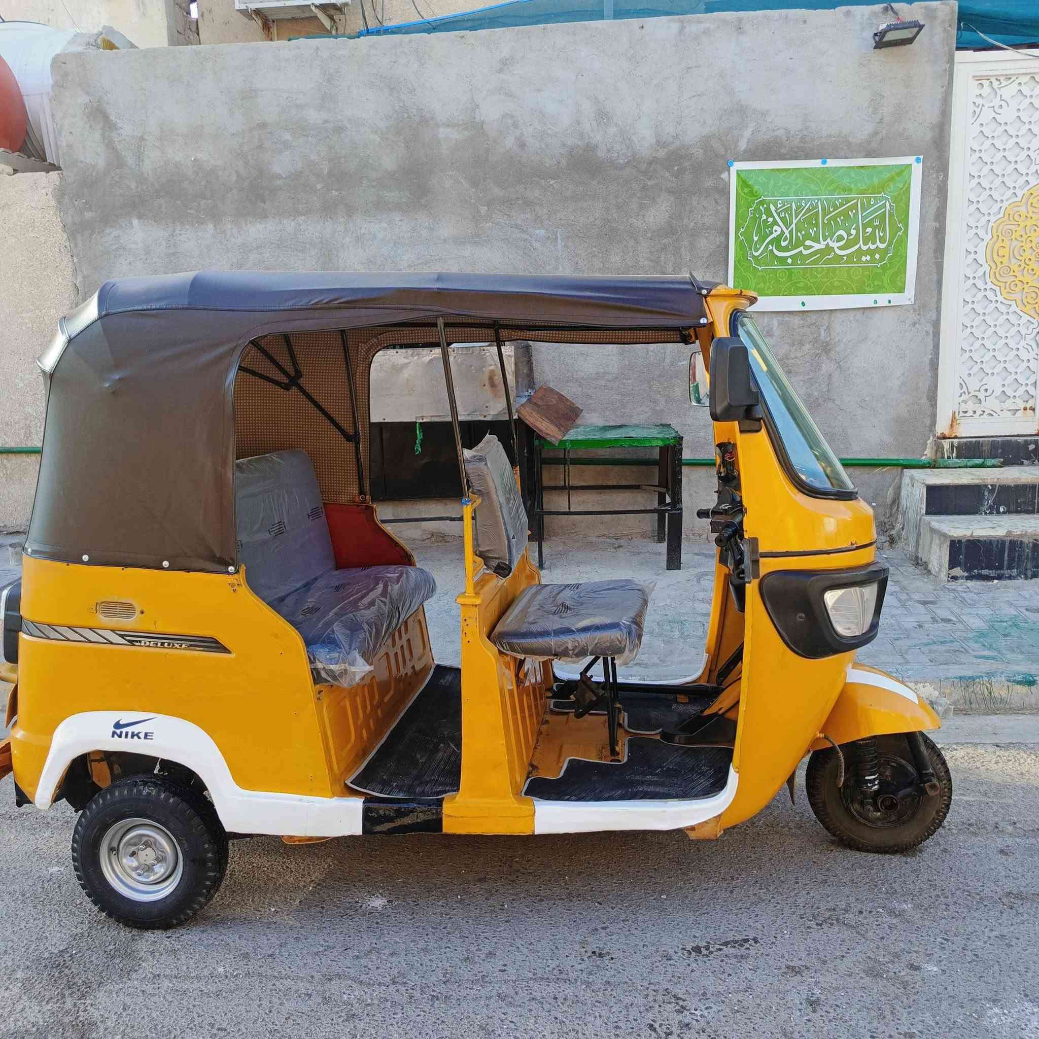 السلام عليكم تكتك للبيع موديل 2019  رقم وسنويه مكينه جديده توني شاده بلكارتون والبدي بي صبغ قليل خياسات ومعمره جاهزه تكتك بوجهك تطلع لشغل تراي مال 22 مال جناي لياخذه مايخسر لسعر ( 5.000 )وبيه مجال مكان بصره رقم لهاتف ***********
