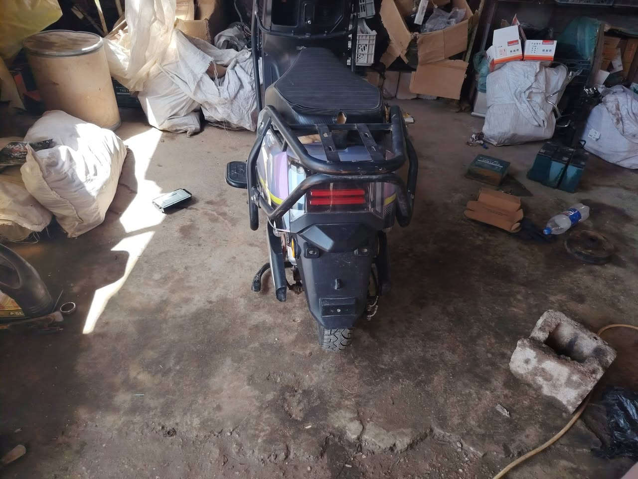 السلام عليكم شباب دراجه شحن نضافه فول كهرباييات خير من الله مبدللهاا عقل كبل ويومين ابو ال150 الف  سعرهاا 550 وبيهاا مجال *********** واتساب فقط
