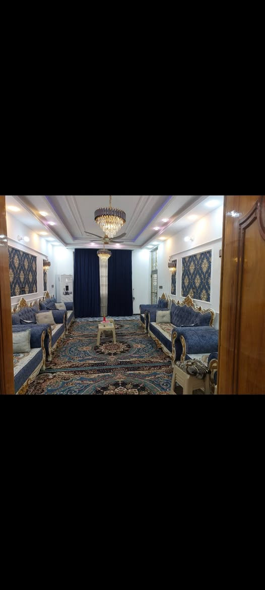 السلام عليكم بيت طابو صرف للبيع رابع بيت عن الشارع العام على طريق الزوار بناء حديث كل طابوك جمهوري نهايه ٢٠٢٣ بنائه البيت البيت بسمي مداور ثاني يوم مساحه البيت بسند 180متر واقع حال 200 م البيت مكون من غرفتين ومناور ثنين صاله ستقبال مطبخ مجمع صحيات حديقه كراج سياره مكانه حي السلام ملبيج غير متواجد ع الفيس للإستفسار اكثر اتصال ع الرقم ***********

