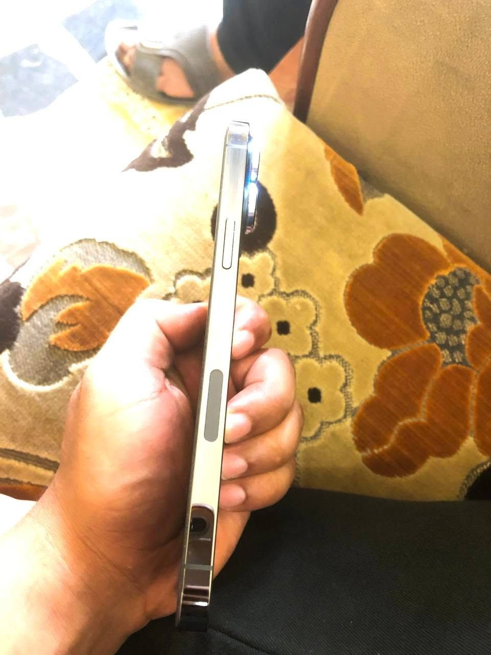 سلام عليكم..
متاحح..
ايفون 13 برو ماكس 

السعر🫠700 وبيه مجال للطيبين شراي بيك وتدلل 
جهاز بعده جديد 
نضافه فولل الفول 
جهاز ما متعوب 
جهاز خط واحد
ذاكره 256 
بطاريه🔋92 
سماعات🔊. %100
عالفحص تحجي تفحص وبيك خير وتدلل
للأستفسار اكثر الاتصال عالرقم: (***********)...
