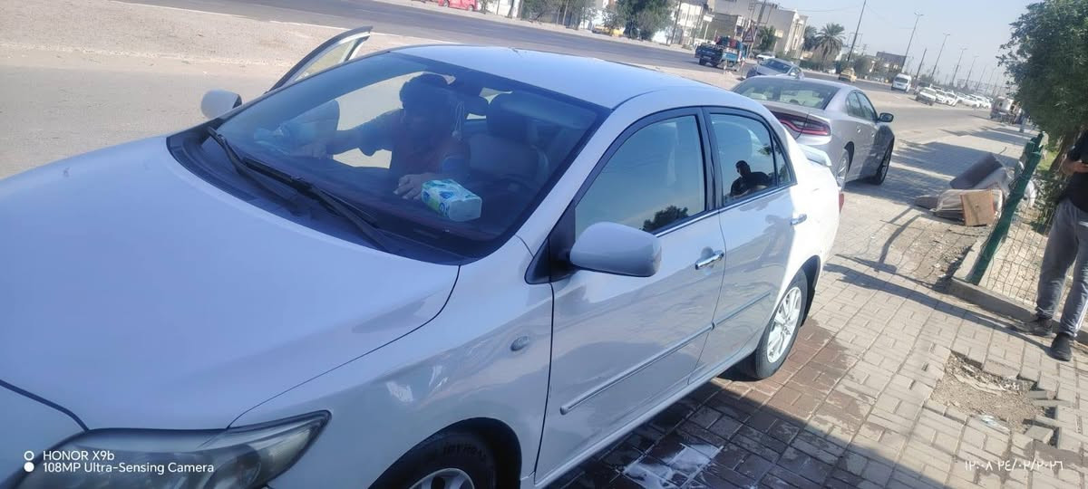 سلام عليكم كوله خليجي ٢٠٠٩ ماشية ١٧٠ الف حقيقي مكفول من صبغ وتكشير  شرط سونار سيارة جديده  سيارة احلى من صور كير محرك تبريد سنويه بسمي هزه جديده  مكاني بغداد رقمه بغداد رقم انكليزي الجديد سعر ١٢٣ $ وبيه مجال  رقم هاتف *********** او ***********
