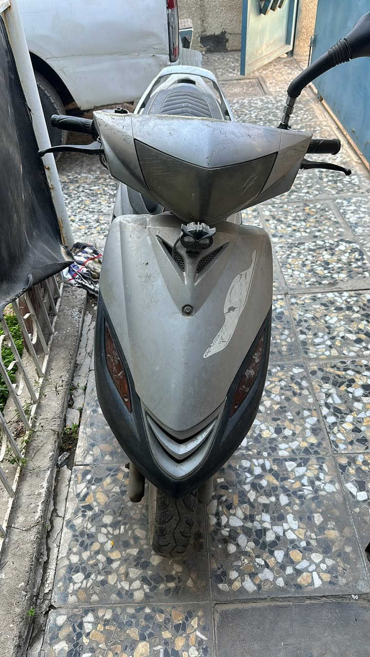 ماكس 140 مكفولة من كلشي نقص لايت امامي وسلف باتري هابط شوي فقط عراضهم كلهة بلادي  سعر 300 قفل 
رقم ***********
