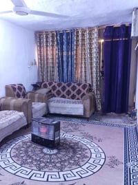 نصف قطعة للبيع شرك (72م) في قطاع 31  طابق واحد عكاده نضيف مرمم جديد تح...