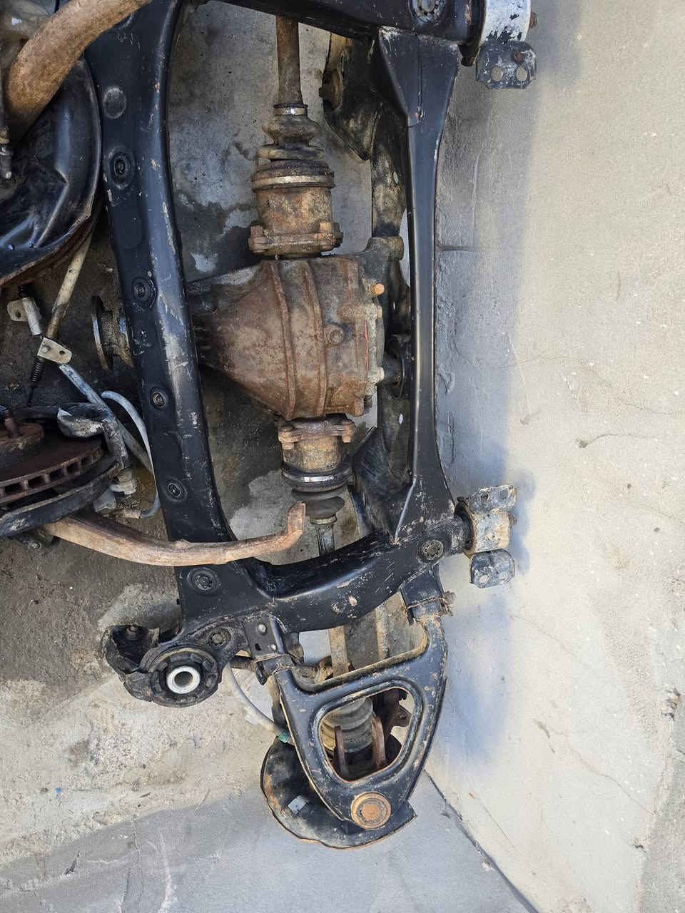 السلام عليكم
اقراض حداده عربانه كرسته مال تفصيخ كامله مع أغراض نواعم مثل طبلات لويات وبعد هواي نواعم موجوده 

مع 
مع سطابكسنات مال جنون كاملات بفجوجهن سعر مناسب 
تفلون ***********
