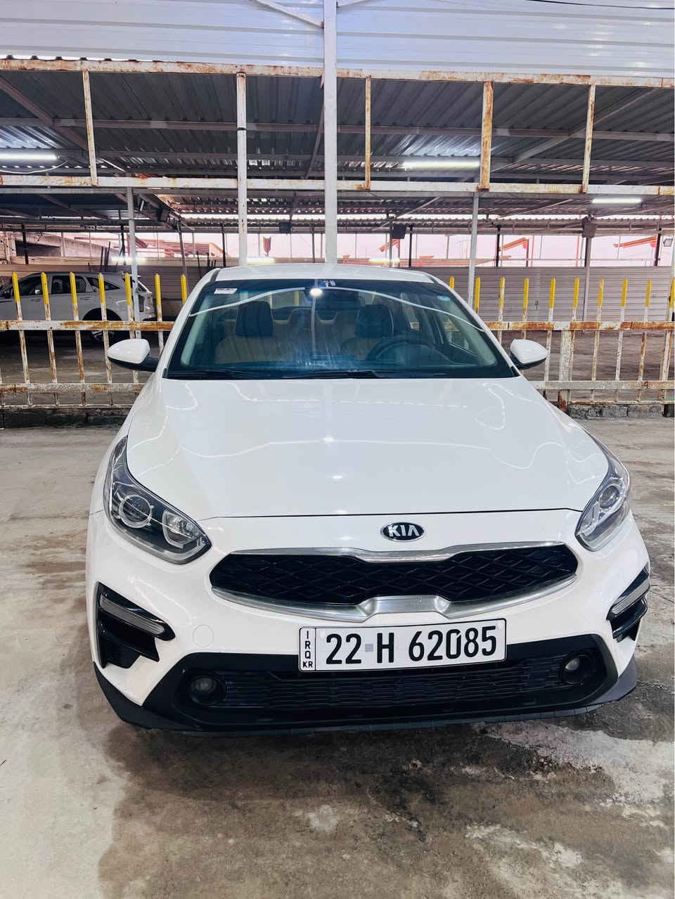 سيراتو 21 موديل خليجي مكينه 1600 قتصاديه 
رقم جديد وهزه وفحص كله جديد سياره بيه يم رقم قبق جنطه صبغ فقط وبارد بل جاملغ سياره جيده وحلوه تخم تاير جديد تبريد ثلج حداديه جديده سياره نضيفه والبيع او مراوس شراي يتصل ويدلل مكاني نجف الاشرف 
*********** النجف, العراق
