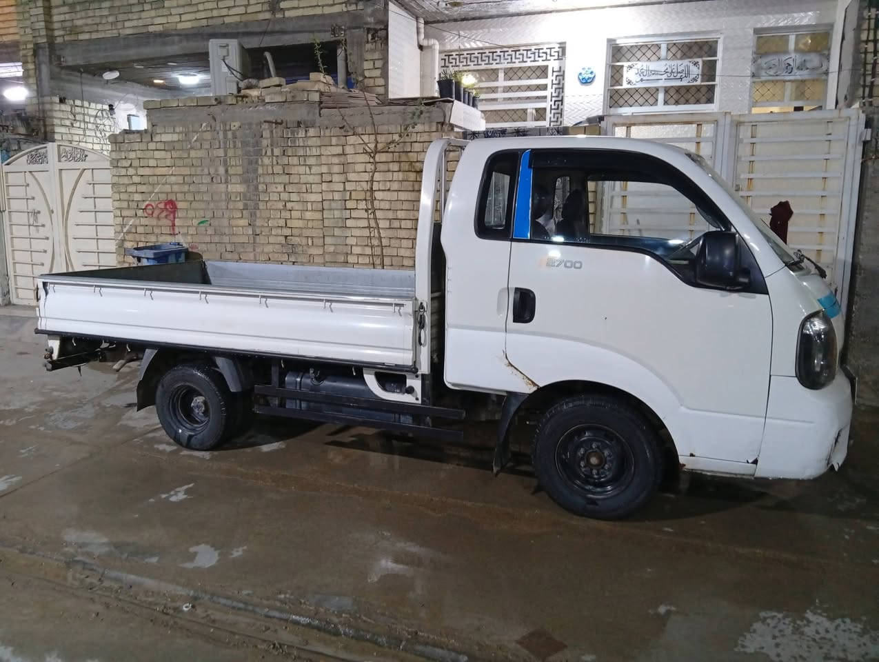 بسبب الوعود الكاذبة
كيا بنكو موديل2015 بدون محجر  محرك 2700 بلادي
محرك كير اكسن مكفول 
مكفولة من تبديل وضربة  وصبغ 
تخم تاير امامي خلفي جدد 
هزة جديدة شادلها شاشة 
رقم واسط مشروع وطني سنوية لغاية 28
سنتر لوك  
رقم مميز
سعر 106$ وبي مجال 
مكاني بغداد الامين الثانية 
رقم الهاتف ***********
