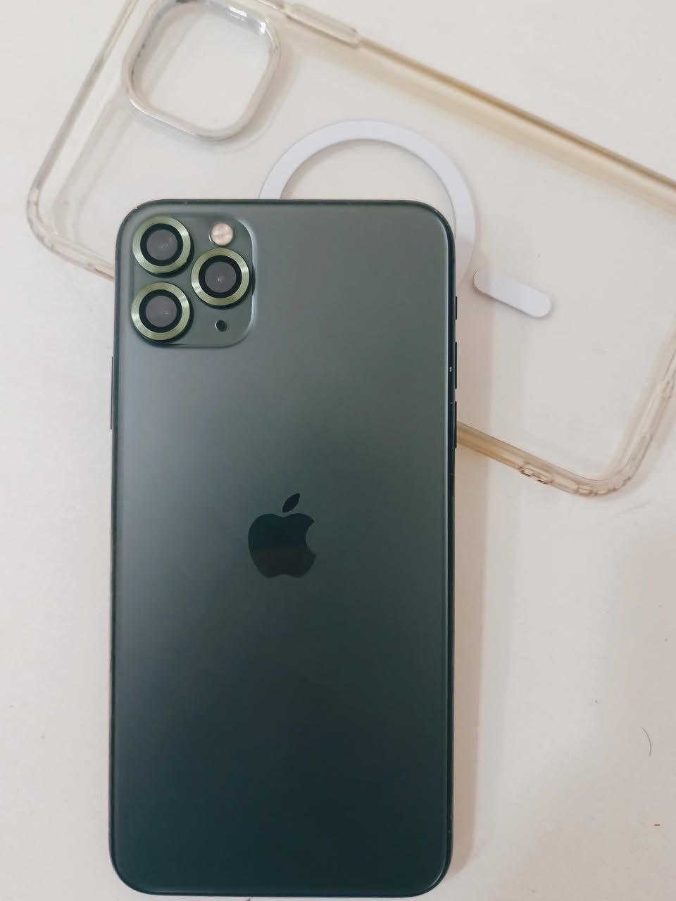 ١١ برو ماكس
ذاكرة ٢٥٦ 
لون زيتوني 
بطارية ٩٣ معلاية 
مستبدل شاشة اصلية وفيس ايدي شغال 
كلشي شغال بي
سعرة ٣٦٠ 
للتواصل ***********
