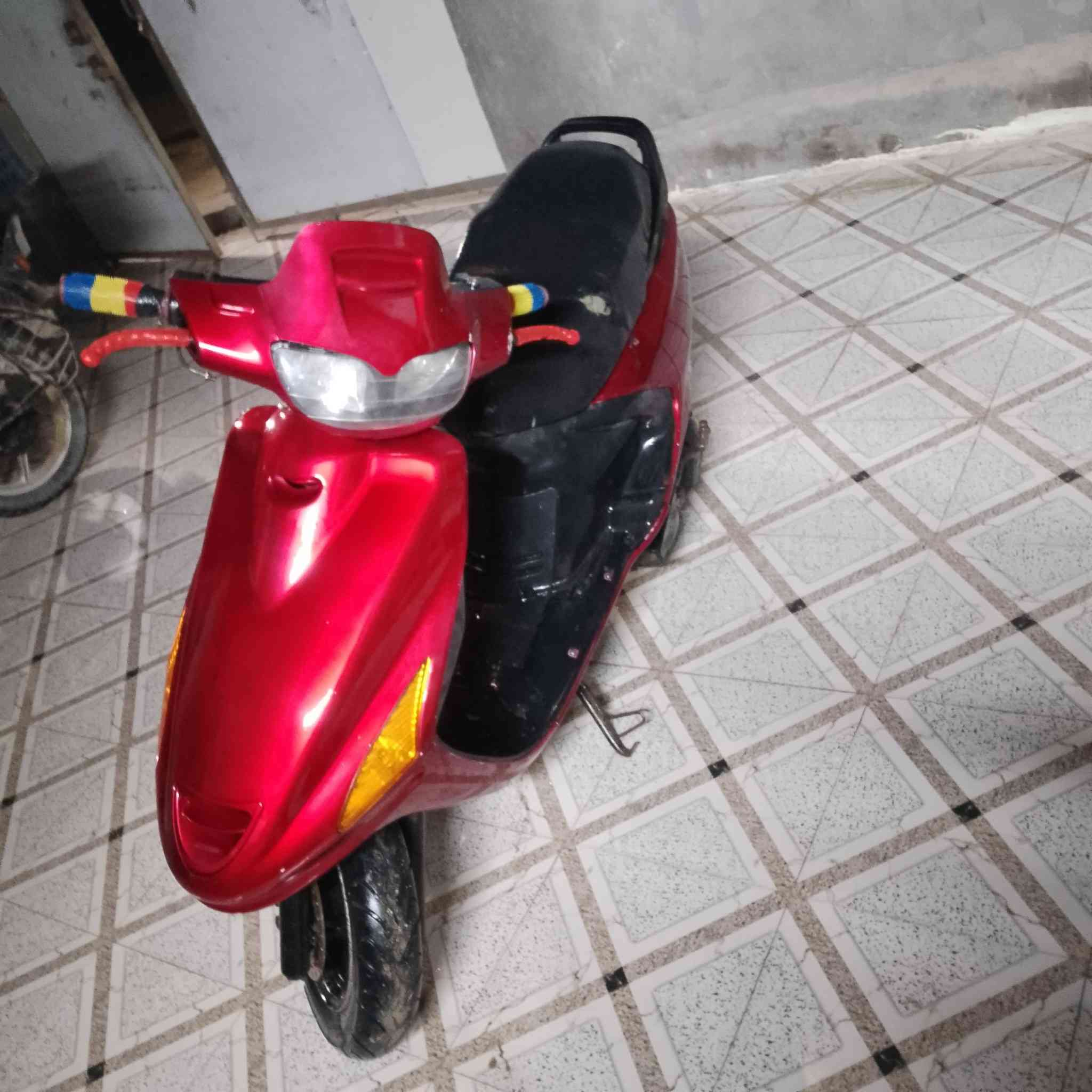 فراشه فحل دسك للبيع  مكان بلقاسم السعر وباقي تفاصيل خاص أو اتصال علا رقم ***********
