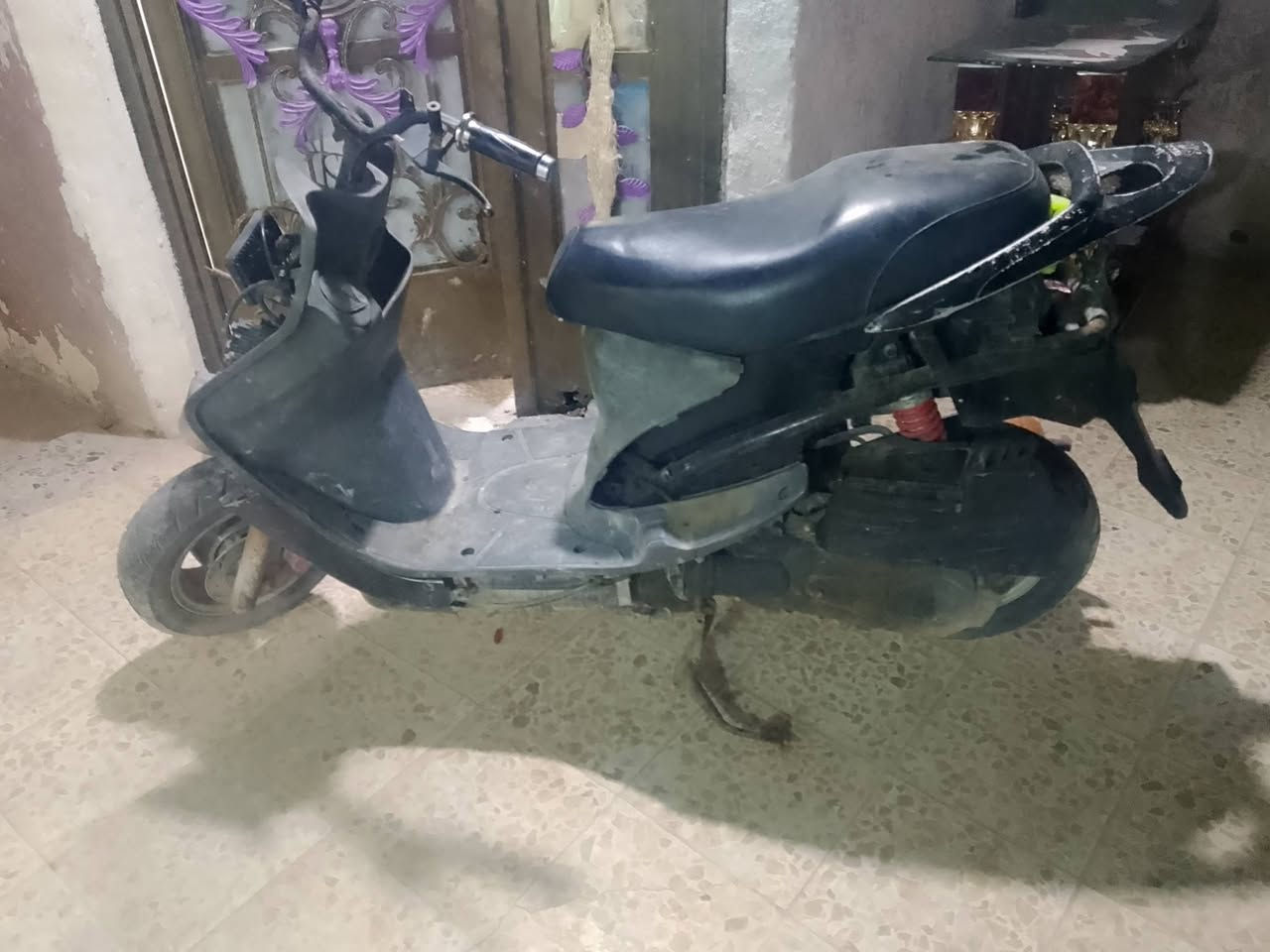 للبيع قيم واخذه عايزة باتري ودكمة سلف للاتصال ***********
