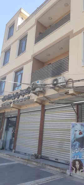 سلام عليكم محل للايجار في بغداد الجديدة النعيرية قرب مكتبة رعد او قرب موكب سفن النجاة مساحت المحل العرض ثلاثة متر و75 سانتيم وطوله 5 متر ون 70 سانتيم 
السعر اجار المحل 275 الف للتواصل اتصال فقط على رقم متواجد ***********
