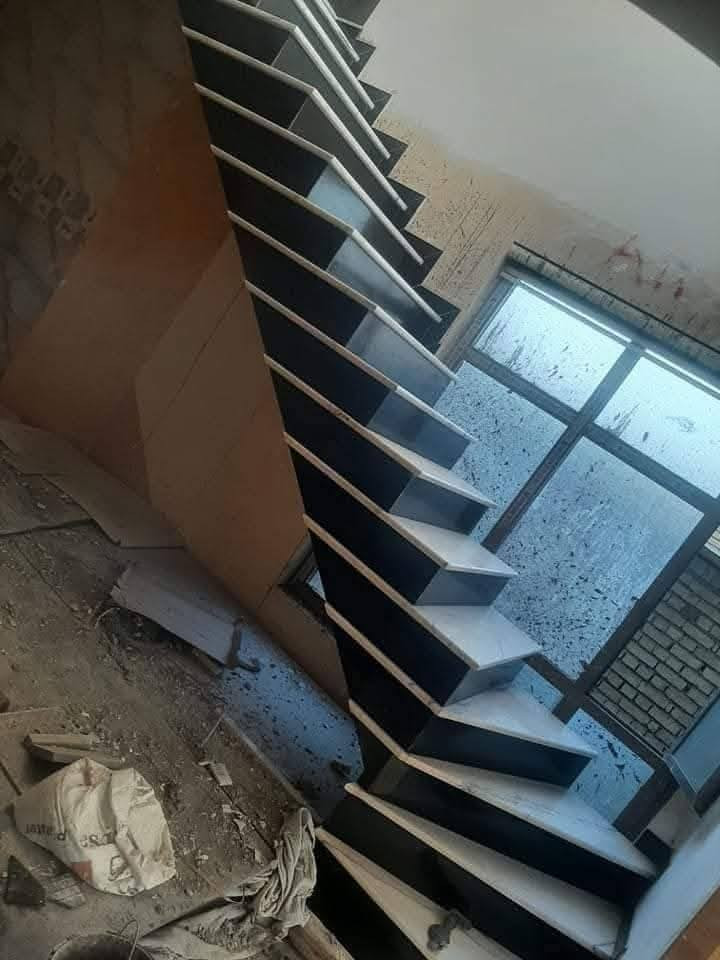 خلفه مرمر وبورسلين عمل ممتاز بما يرضي الله 
استلام مهندس مكاني نجف ***********
