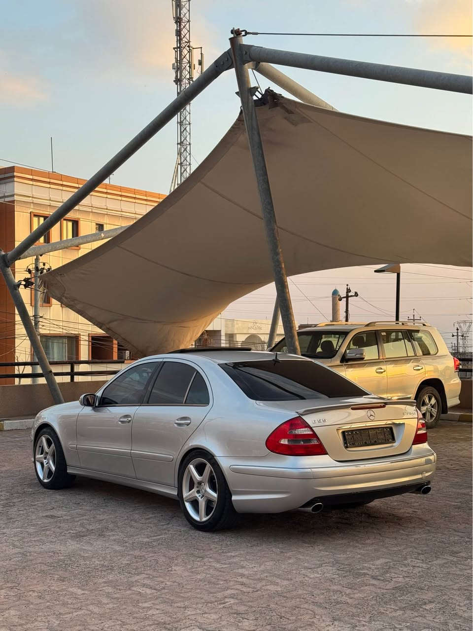 mercedes E class AMJ🌪️✈️🦅
شتی لۆک ١٣٣ هەزار رۆیشتووە 📦📦📦
مۆدیل ٢٠٠٦ مەنەفیستە غەرامە بەشەرت مەکینە V8 زۆر زۆر بەقەوەتە فول مواسەفاتە سەلایتە پەردەیە تەلەفۆنە شاشە گەورەیە گوشین خەزن و کارەبای و هیتەرە سوکان خەزن و کارەبای وە زۆر مواسەفاتی تر هەموو گیانی بەشەرتە لەسەر دەقی شەریکە ماوەتەوە
*********** شقلاوة, أربيل
