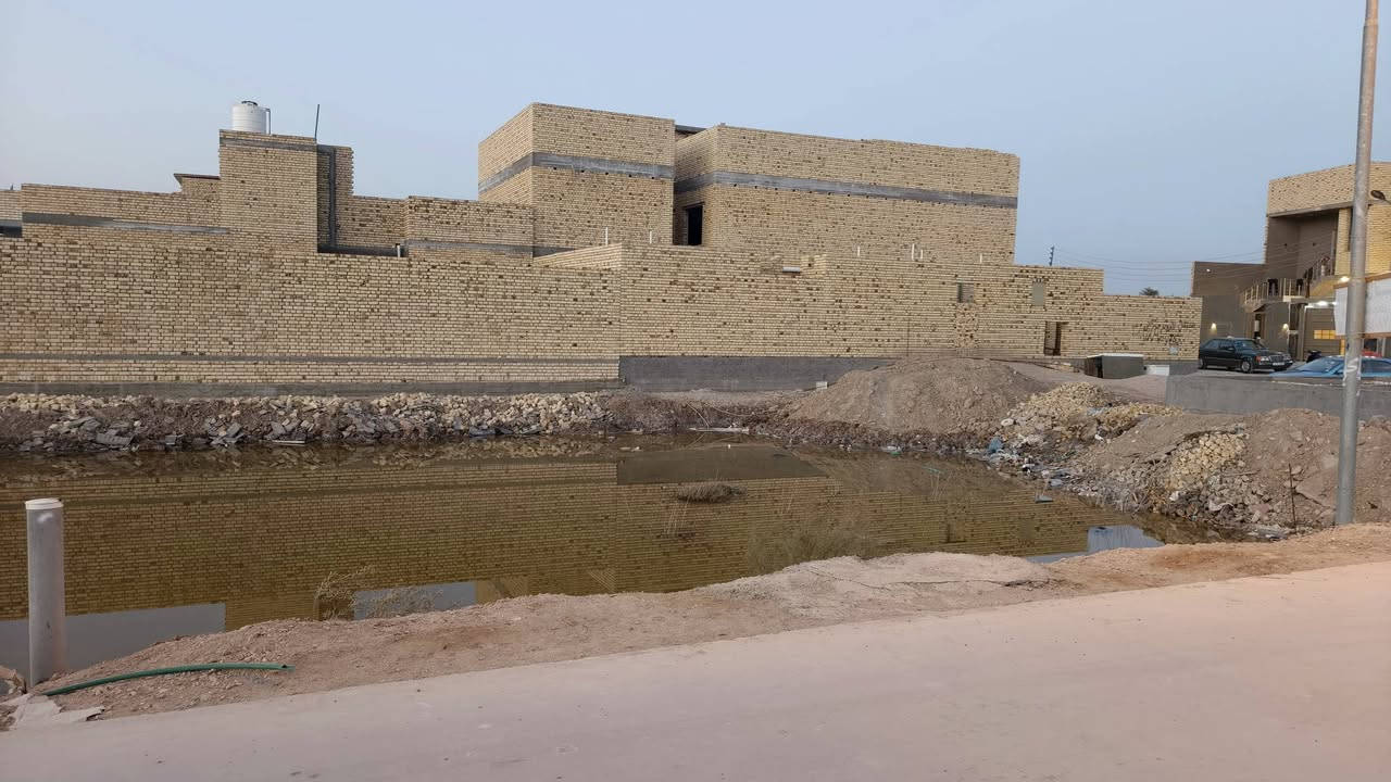 للبيع قطعة أرض زراعية سند رسمي (سند٢٥)في سوق الشيوخ–قرب جسر الصابئة،
تبعد عن الجسر تقريباً دقيقتين بالسيارة.
مساحة  قطعة:٢٠٠متر مربع
الشارع: مصبوب بالكامل مع إنارة وشبكة مجاري جاهزة
السعر: 45مليون دينار القطعة مع مجال بسيط للتفاوض
فرصة ممتازة للاستثمار أو البناء الزراعي.
للاستفسار خاص ***********
