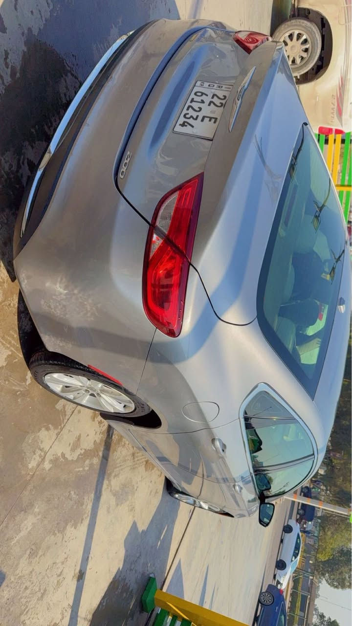 كلايسلر C200  موديل 2016وارد امريكي حادث جاملغ ايسر وباب السائق وهنا صار بيهه طخة جاملغ ايمن ع البارد بجم كبس ايرباك بردت فقط مكينه 4  كير ماوس 9 نمر كشن السائق كهرباء شاشه لمس السعر 107 رقم اربيل جديد وهذا رقمي ***********
