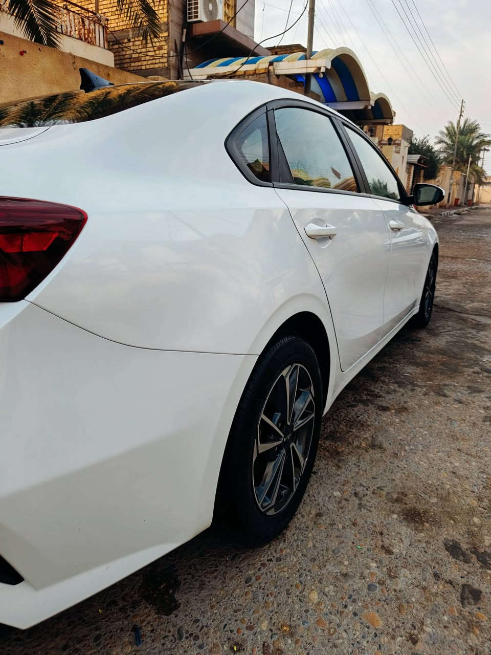 السلام عليكم 
فورتي للبيع موديل ٢٤ 
وارد امريكي 
السياره بدون حادث 
تقرير غرق ١٠٪؜
موصفات نص فول Lx
ماشيه ٧٦ ميل 
السياره جديده وخير من الله
رقم بغداد شهداء وكاله عامه لمشتري  
رارد امامي 
Abs
تحديد مسار 
مكان السياره ميسان 
***********
***********
صور امريكا مرفوقه بلمنشور 
السعر ١٥٨ وبيها مجال قليل
