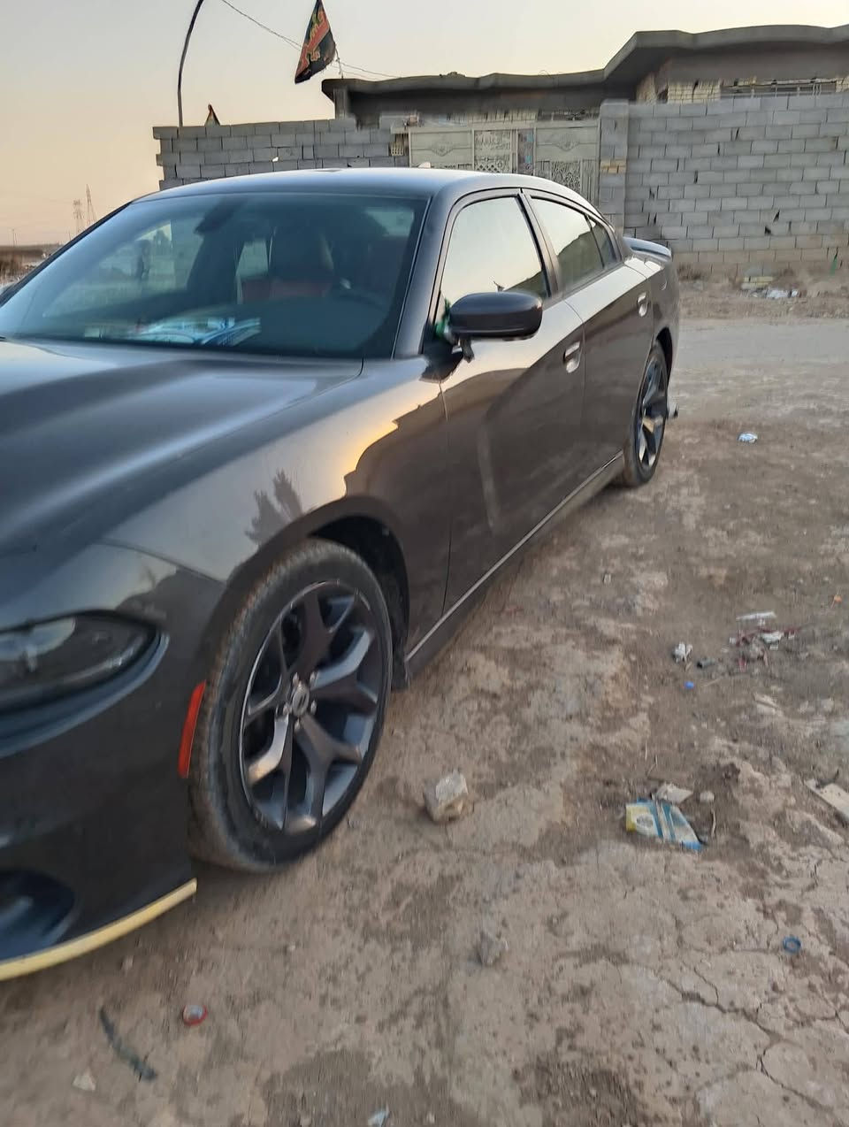 السلام عليكم جارجر للبيع سياره باسمي رقم بغداد مكانها بغداد النهروان سعر 170 وبها مجال ***********
