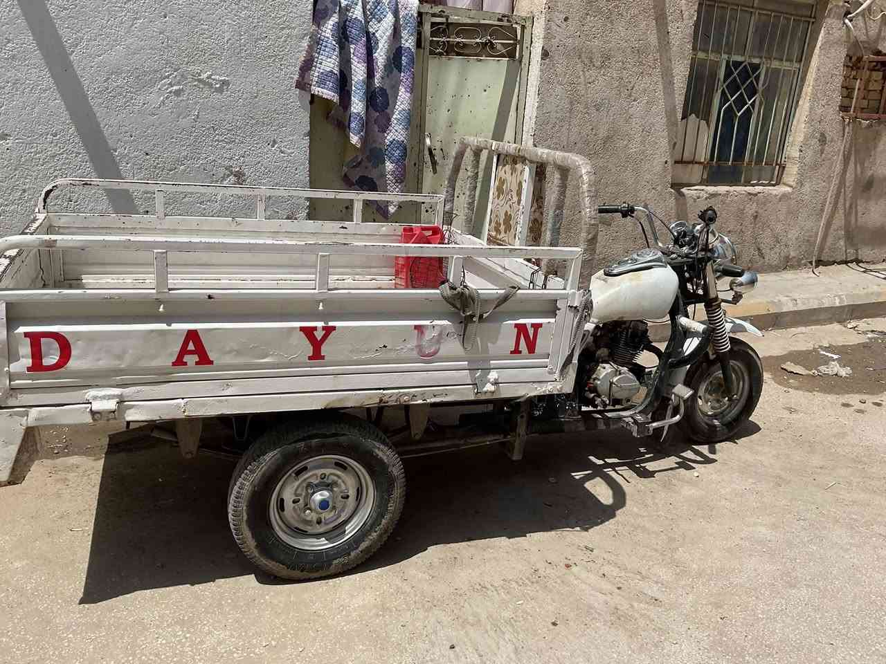 السلام عليكم ستوته دايون اوراق اصولي للبيع ،الستوته نضيفه شوفت عينك السعر مليون مكاني بصره 
***********
