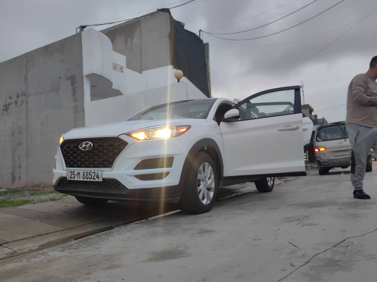 سلام عليكم عندي توكسانة 2019للبيع سنويه جديد باركود بنزين سياره جديده للتفاصيل اتصل عله هاذا الرقم ***********
