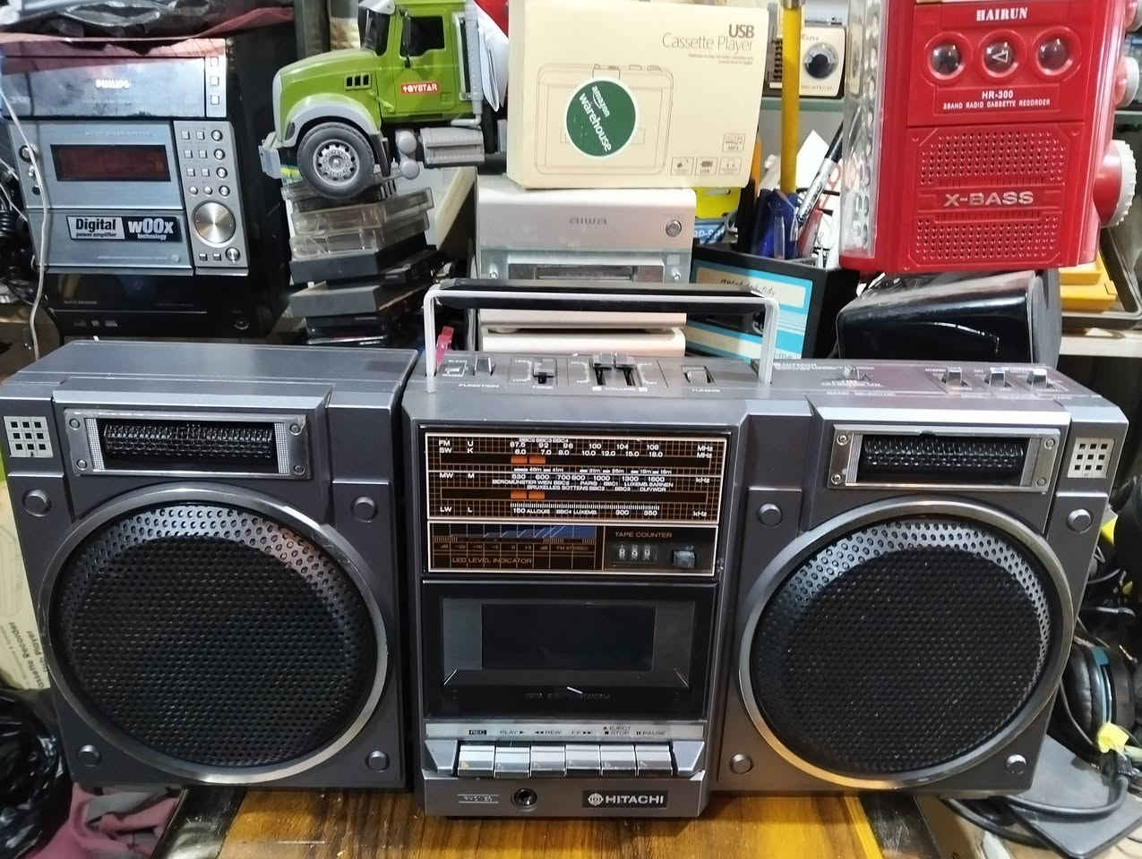 راديو مسجل هيتاشي
صناعه ياباني صنع سنة 1983
جهاز بلادي غير داخل تصليح 
الجهاز شغال بالكامل 
يوجد فديو بالمنشور يوضح التشغيل 
للحجز المراسله على الخاص


**إذا كنت صاحب هذا الإعلان وتريد حذفه لأي سبب، رجاءا أرسل رسالة إلى الدعم الفني**