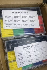 ⭐ شنو يتكوّن منه الكيت؟  مثل الصورة — فيها ألوان وأحجام مختلفة:  🔸 أسو...