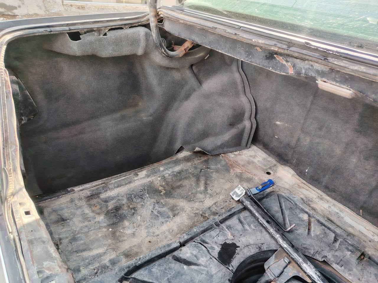 للبيع ترهم مراوس حسب العناعه موديل 91مكفوله محرك وكير ابرعه بستم  من الضربه والشرعي مكان السيارة سامراء للتواصل ***********
