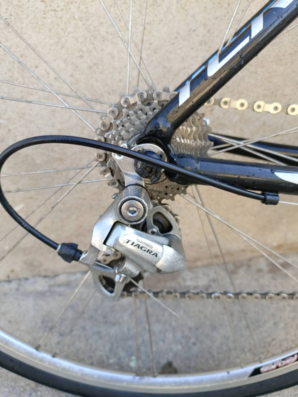 للبيع
رود/ماركه جاينت_TCR
سستم تياكرا 10 -2(براكيت)
ماشه كاربون 
خوذه هديه
باقي التفاصيل موضحه اسفل 

مكاني موصل موجود توصيل كل العراق 

سعر 369الف+التوصيل مجاني
قطعه واحده فقط بعد شهر ماتلكي هيچ اسعار


**إذا كنت صاحب هذا الإعلان وتريد حذفه لأي سبب، رجاءا أرسل رسالة إلى الدعم الفني**