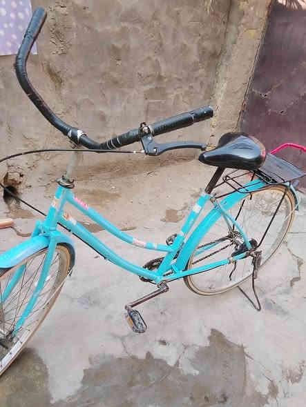 سلام عليكم بايسكل للبيع حجم 26 لون سمائي سعره 60 وبي مجال للشراي مكاني ناصريه مقابيل  جسر نبي ابراهيم اليريده خاص او هذا رقمي ***********
