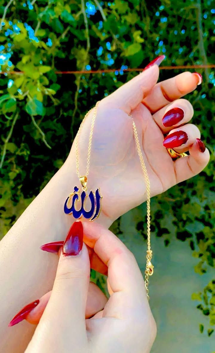 جديد ♥️جمال ونزاكه
قلادة كلمة الجلالة الله 💙ذهب برازيلي نازكة وحديثة ، طلاء ثابت 🎀

السعر 5 الاف 
🚘 يوجد خدمة توصيل لجميع محافظات العراق ٤ الاف 🚘


**إذا كنت صاحب هذا الإعلان وتريد حذفه لأي سبب، رجاءا أرسل رسالة إلى الدعم الفني**