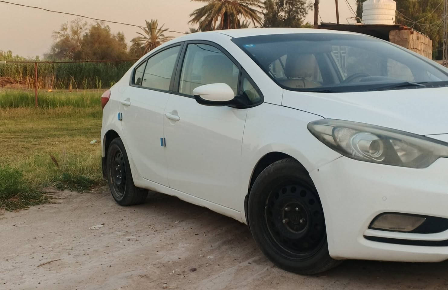 سلام عليكم
سيراتو خليجي  2014
محرك2000
قطعتين صبغ جاملغ امامي وخلفي
تبريد ثلج 
حدادية جديدة
مكاني بغداد المحمودية
السعر 103 وبيهةمجال
للاستفسار ***********
