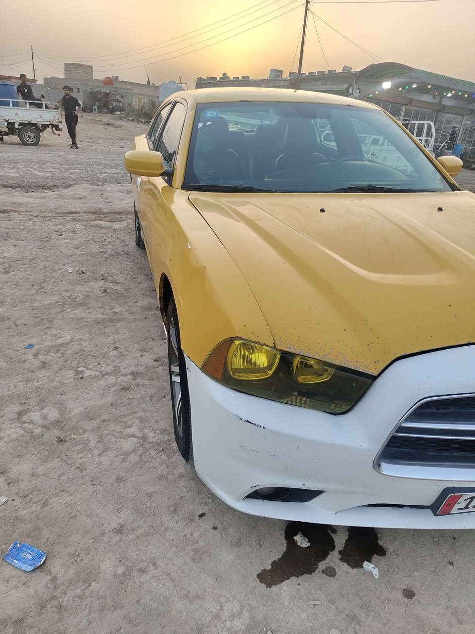 شارجر 2012
سياره مكصوصه فخذه مكاني بشطره وراعيه بشطره مداور ثاني يوم 
خطه شطره _نجف 
السعر 115 وبيه مجال 
الاتصال ***********
