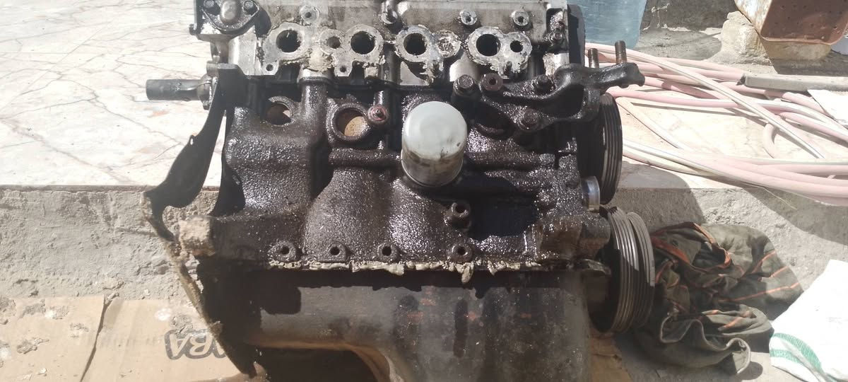 السلام عليكم ورحمة الله وبركاته 
مكينه سايبه كامله نقص كم شفت 
سعر 350بيه مجال قليل 
ابي الخصيب محيله الشارع الوسط مقابل مضيف العوينات 
*********** البصرة, العراق
