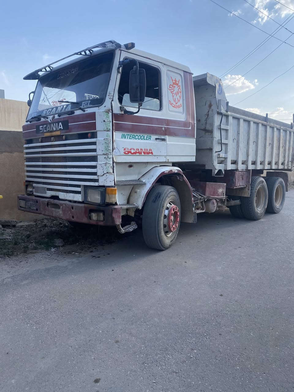 السلام عليكم سكانيا للبيع او مراوس حسب القناعة
محرك بنب نوزل معمر جدد
سنكل عضلة 
براد دهن جديد
راديتر جدد 
قرص كلج وعينة جدد
كير اكسل شرط
شاصي مكفول 
رقم انبار فحص 
السعر خابر ودلل
صلاح الدين الشركاط 
***********
***********
