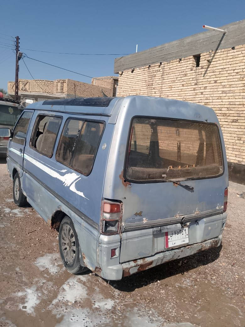 سلام عليكم سياره البيع شوف لعين رقم لماني محرك بل كارتون نكره سعر 8وراق أبيع كوم حديد مكاني ناصريهـ وهاذ رقمي ***********
