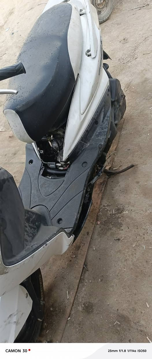 سكنز نوزل   جاهزه بس الكفرات بيه نقوصات  شغاله نكره سلف ما مفتوحه للبيع ٤٥٠ كله شغاله بيه هندر هم   ***********
