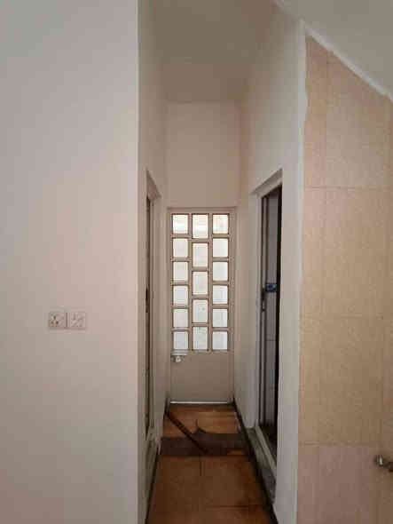 🏠دار للبيع طابو صرف   المساحة  100 متر ركن  مربع الواجهه 10متر طابقين حي الأسرى والمفقودين خلف جامع المعراج موقع مميز جدآ على شارع عريض
 طابقين 4غرف نوم هول ومطبخ واستقبال وصحيات درج داخلي وكراج سياره بناء حديث 
السعر 135 مليون  بي مجال
***********
