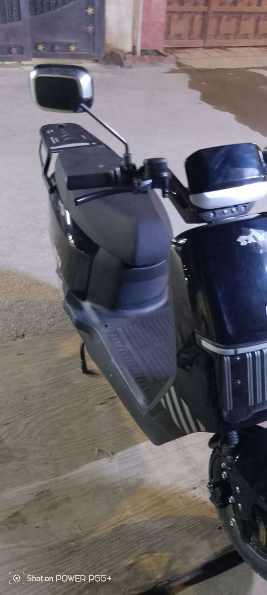 سلام عليكم دراجه شحن سكنس 6بطاريات
للبيع بطاريات  نازلت شويا

سرعتها 80حقيقي 

بها نضام R

اطلع بيها بل مطر ما عليها شي اريدها 600وبيها مجال للشراي...مكاني ديالى ***********
