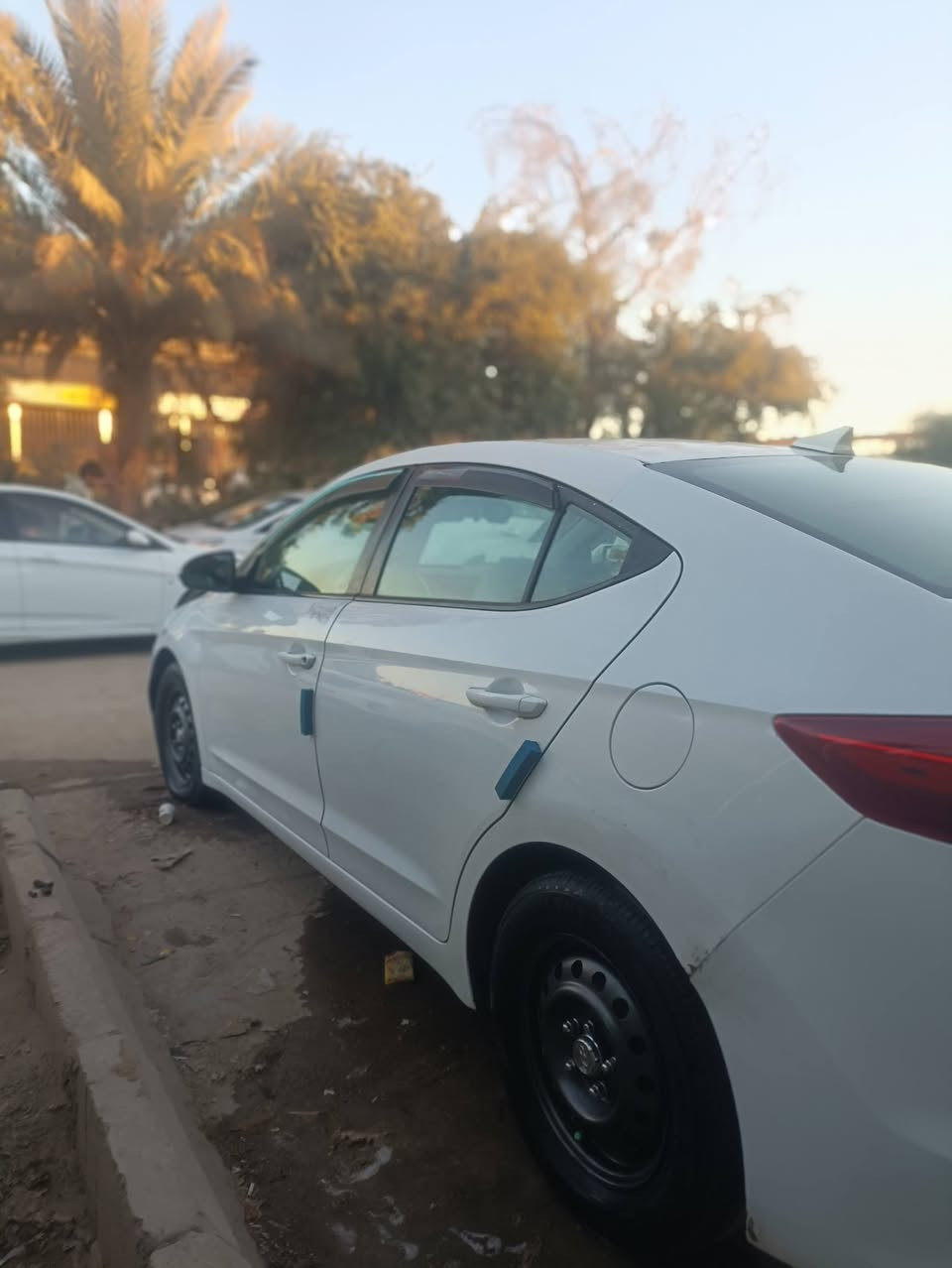 السلام عليكم النترا 2017 رقم بغداد باسمي مواصفات نص فول  تحويل ثاني يوم هزه جديده وسنويه ما ساقطه تبريد حداديه حادثها فقط في البنيد تبديل باقي ليبل واحد 120 وبيها مجال مكان كربلاء ***********
